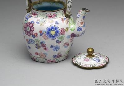 图片[3]-Copper pot with loop handle and encircled flower decoration in painted enamel, Qing dynasty, Qianlong reign (1736-1795)-China Archive